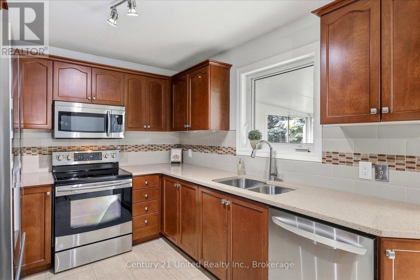 2318 SUMAC STREET - Image 8