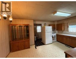 301 5th Avenue W, Kindersley, SK S0L1S0 Photo 11
