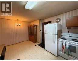 301 5th Avenue W, Kindersley, SK S0L1S0 Photo 13