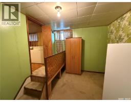 301 5th Avenue W, Kindersley, SK S0L1S0 Photo 16