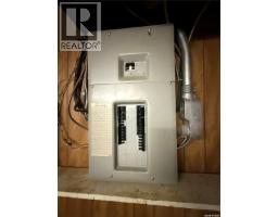 301 5th Avenue W, Kindersley, SK S0L1S0 Photo 17