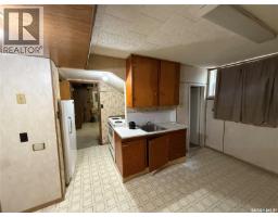 301 5th Avenue W, Kindersley, SK S0L1S0 Photo 21