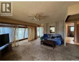 Living room - 301 5th Avenue W, Kindersley, SK S0L1S0 Photo 6