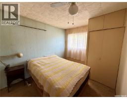 Bedroom - 301 5th Avenue W, Kindersley, SK S0L1S0 Photo 9