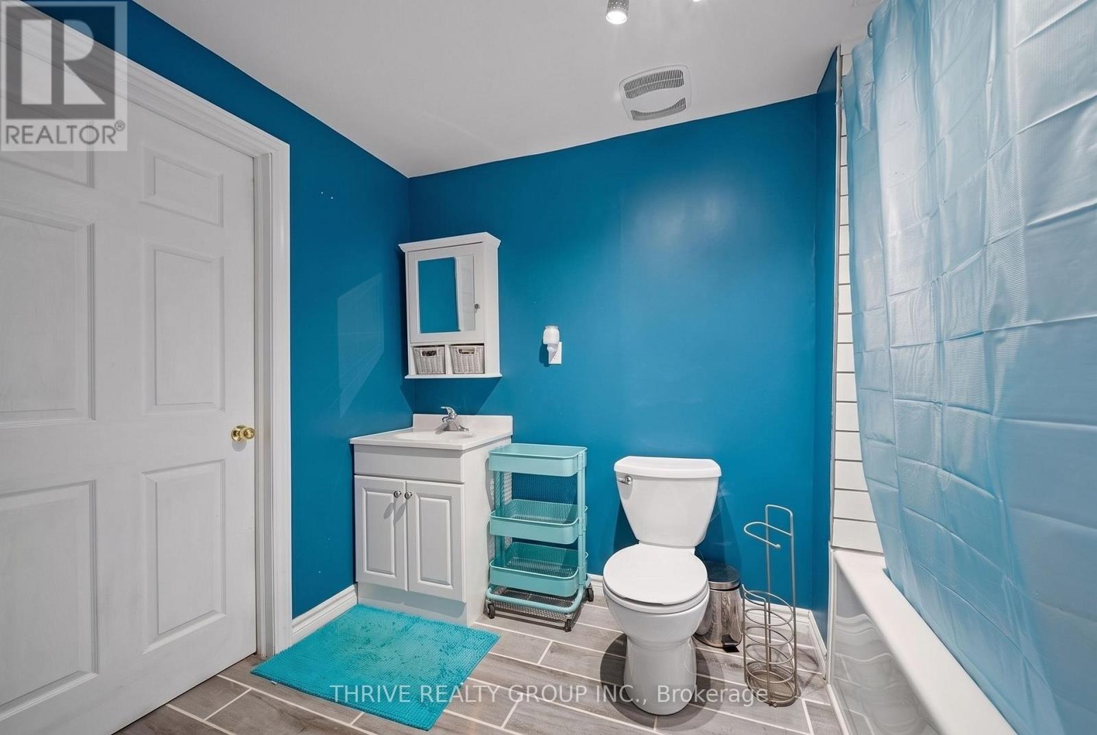 70 PINEBROOK COURT - 40