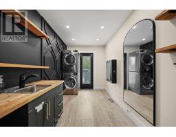 Laundry room - 70 Pinebrook Court, London North, ON N5X4C6 Photo 14