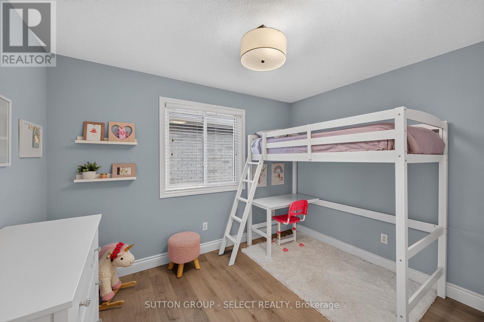 1801 SEYMOUR CRESCENT - Image 20