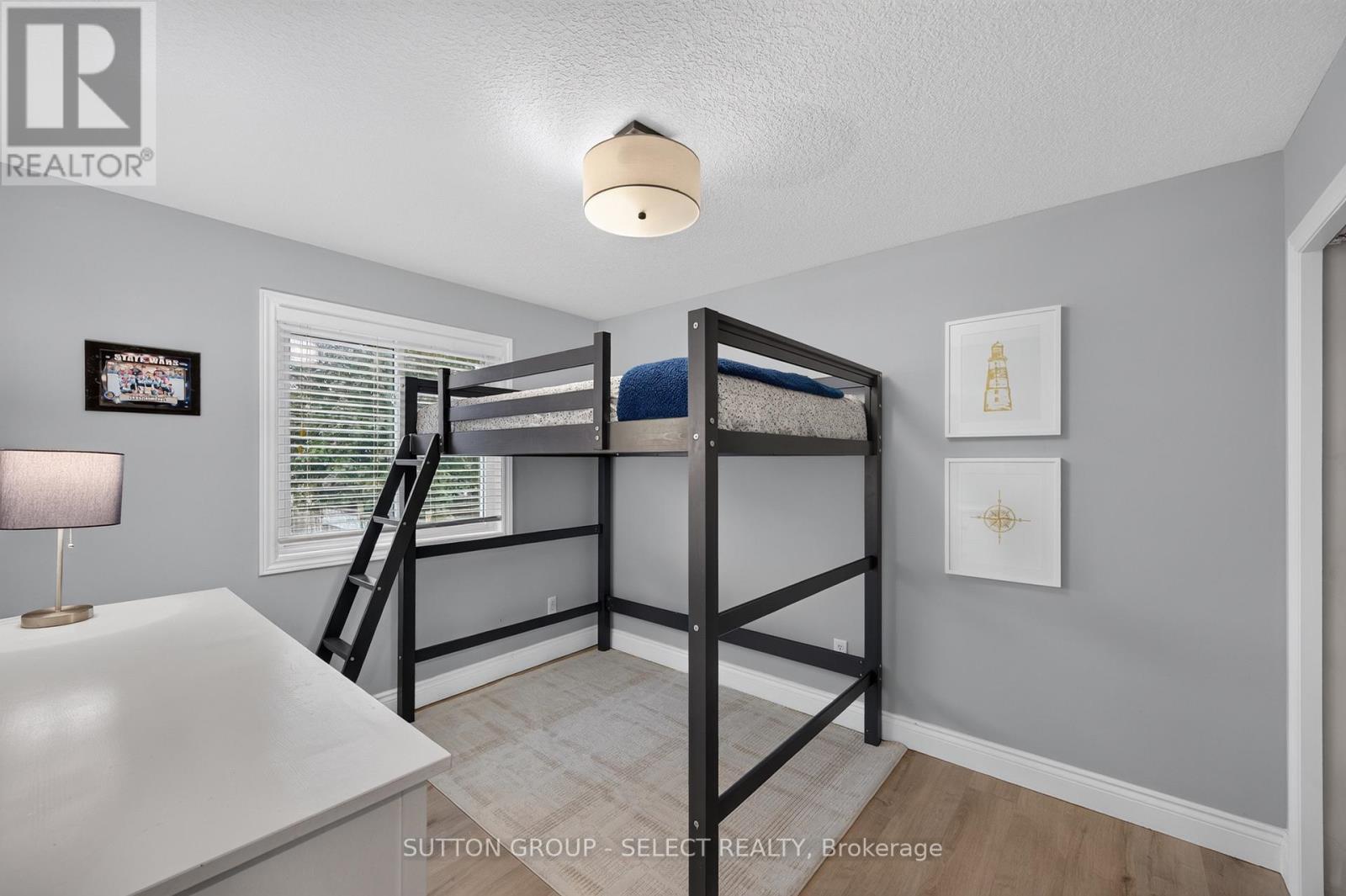 1801 SEYMOUR CRESCENT - Image 22