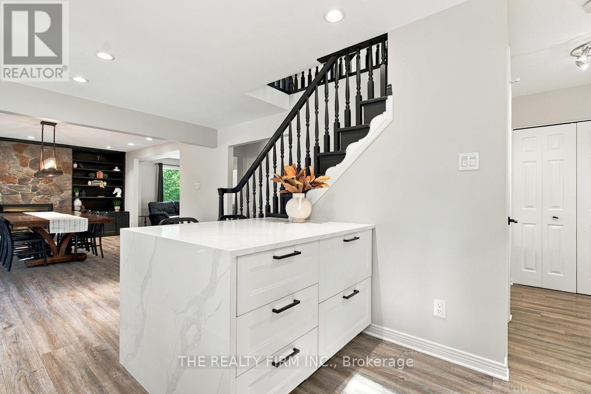 11 SOMERSET CRESCENT - 12