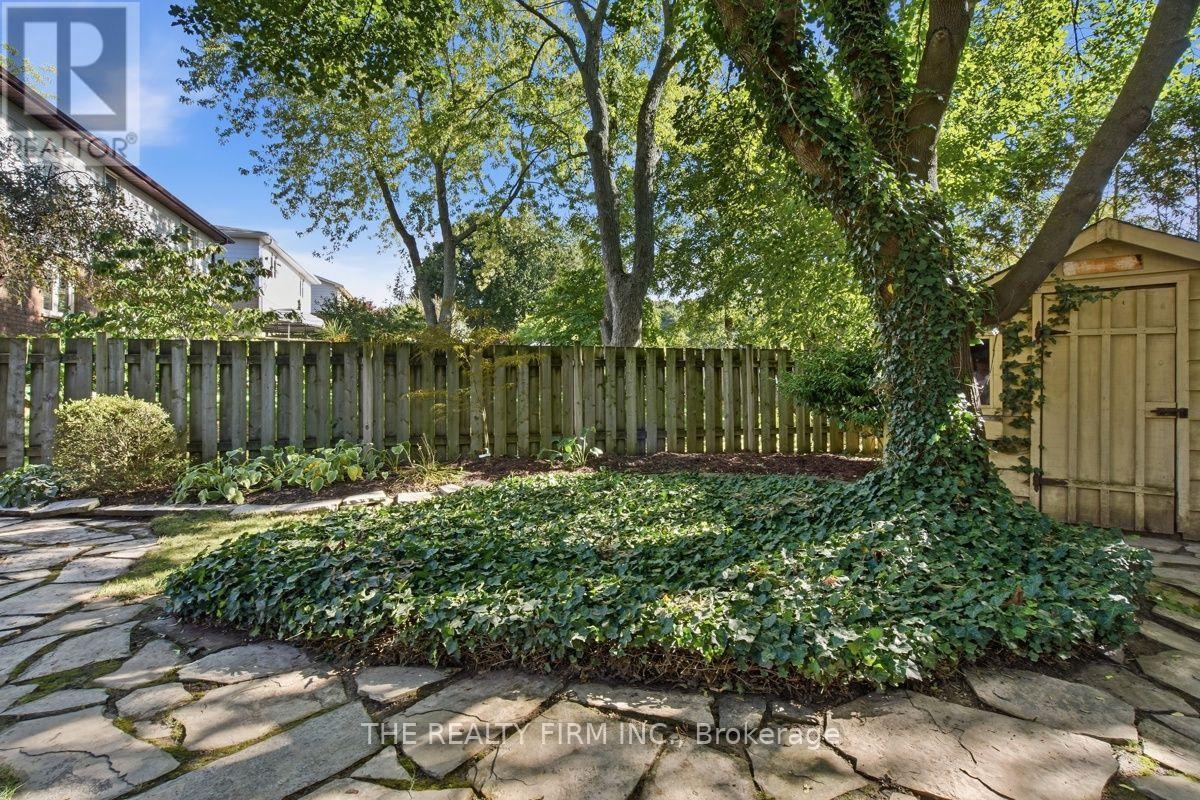 11 SOMERSET CRESCENT - 41
