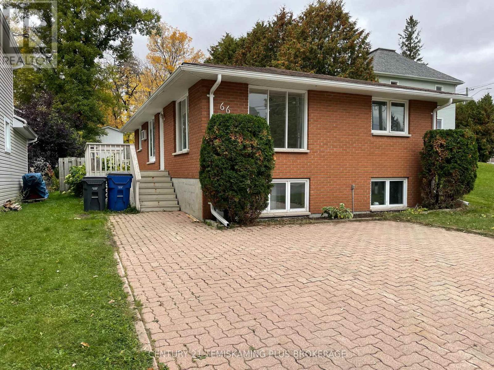 66 WELLINGTON STREET - 1