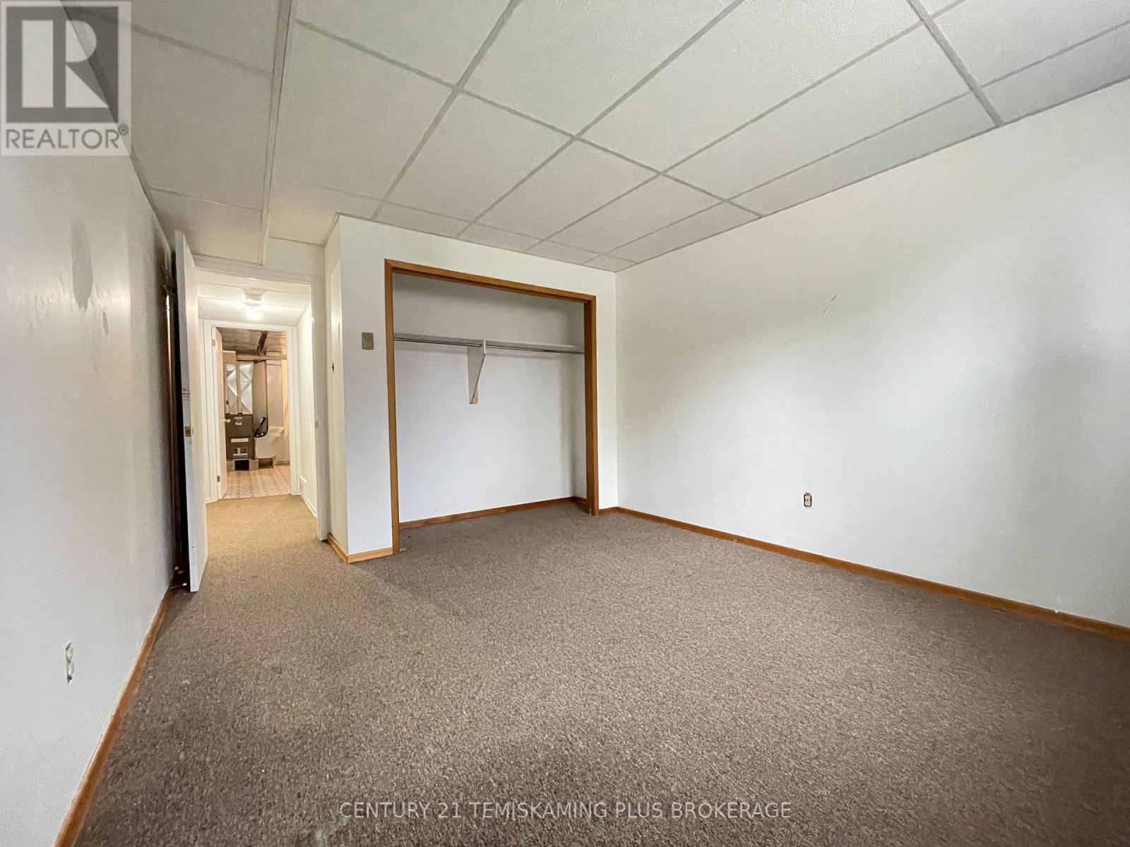 66 WELLINGTON STREET - 22