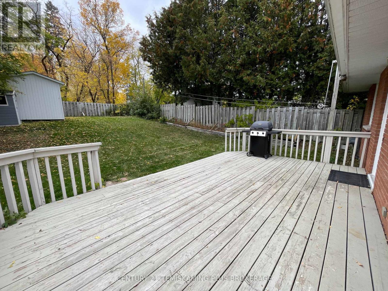 66 WELLINGTON STREET - 4