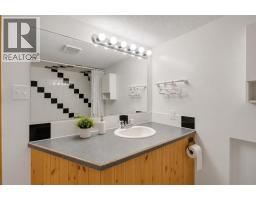 4736 17 Avenue NW - photo 25