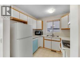 4736 17 Avenue NW - photo 12