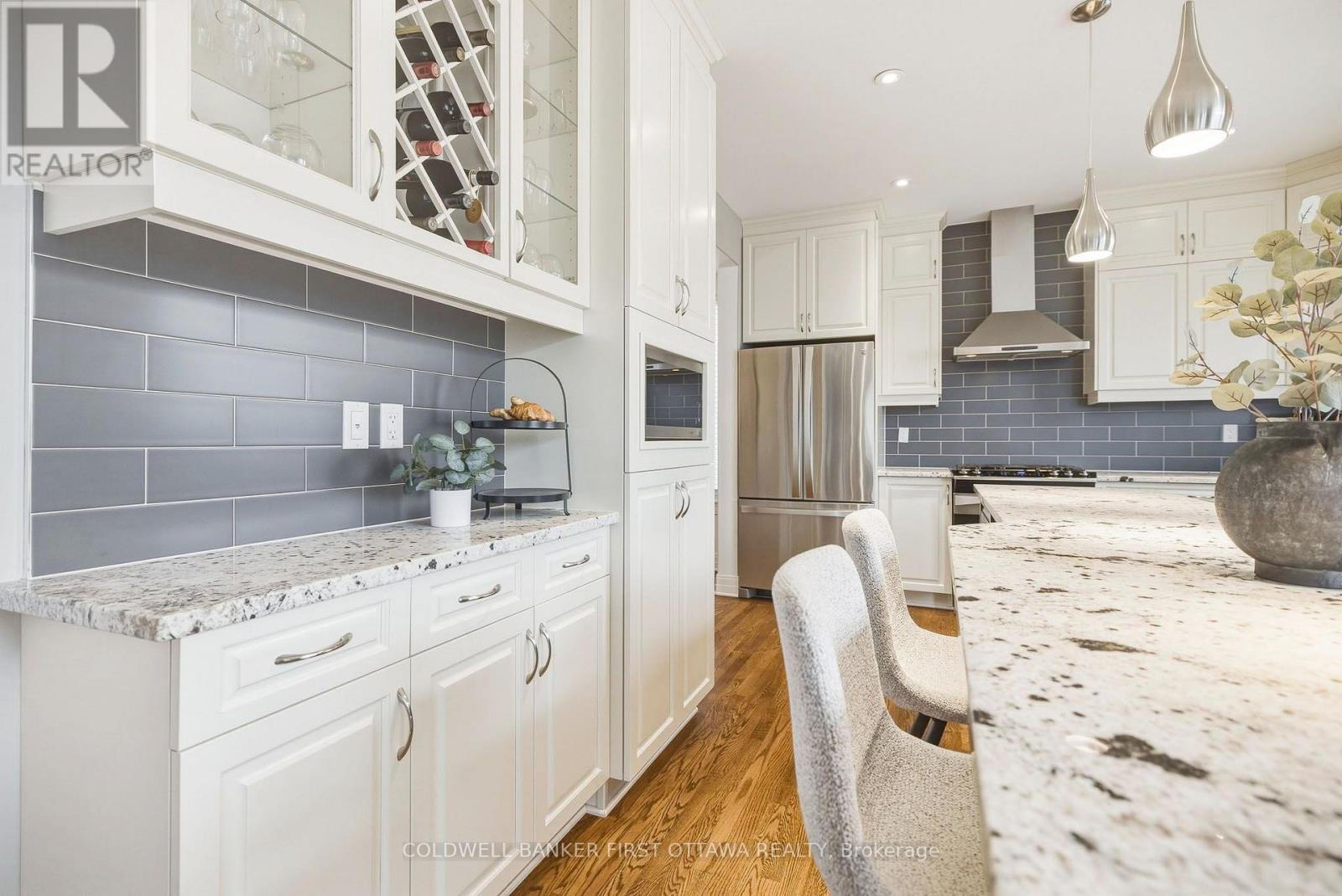 529 ADAMSON CRESCENT - 12