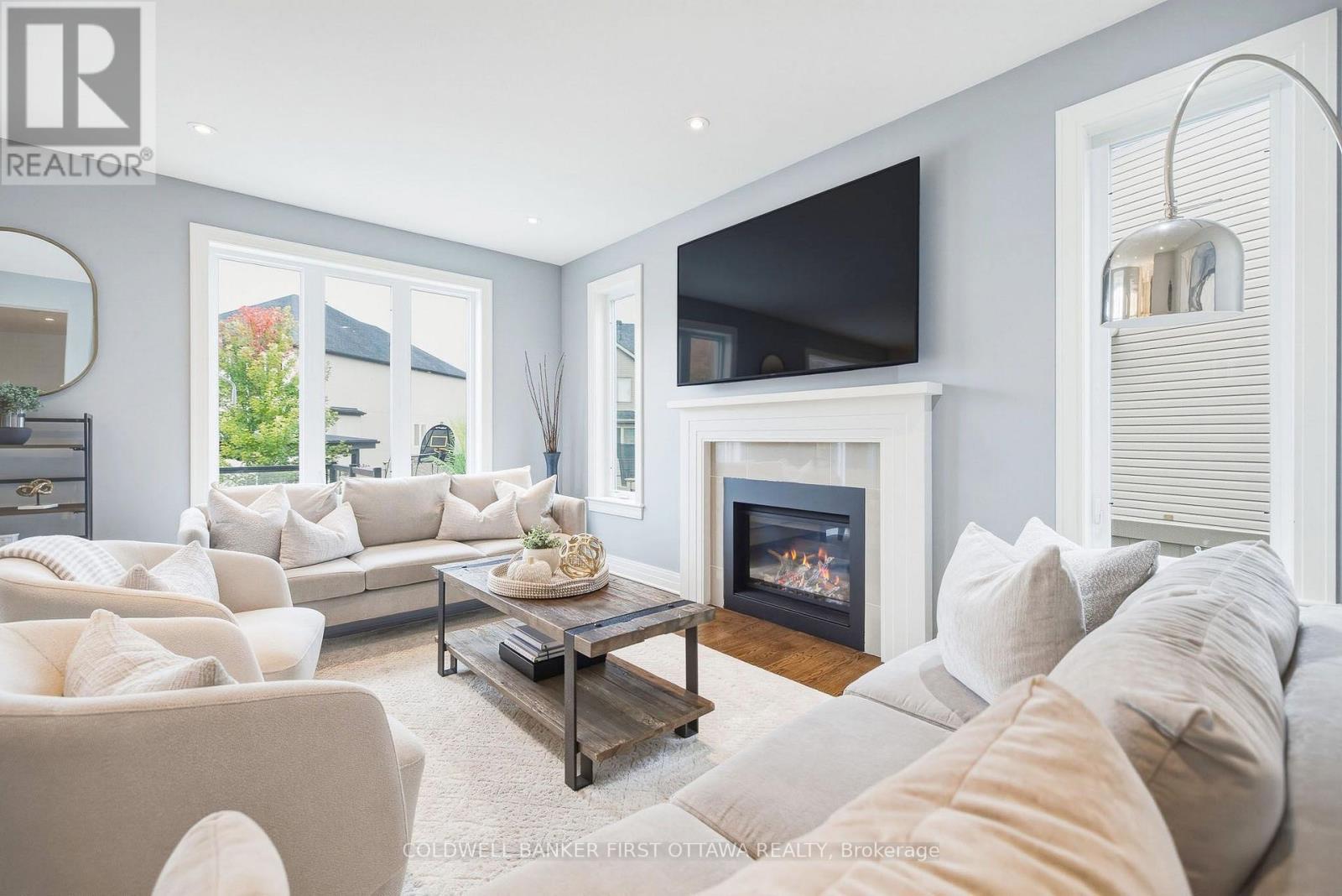 529 ADAMSON CRESCENT - 15