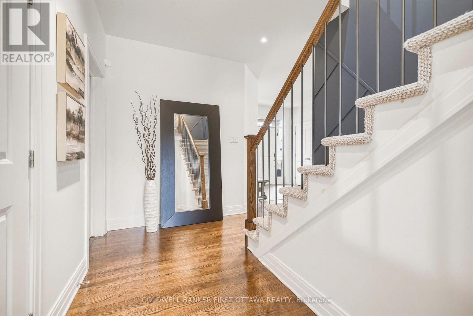 529 ADAMSON CRESCENT - 17