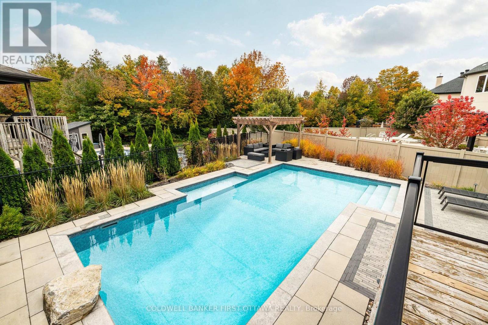 529 ADAMSON CRESCENT - 45