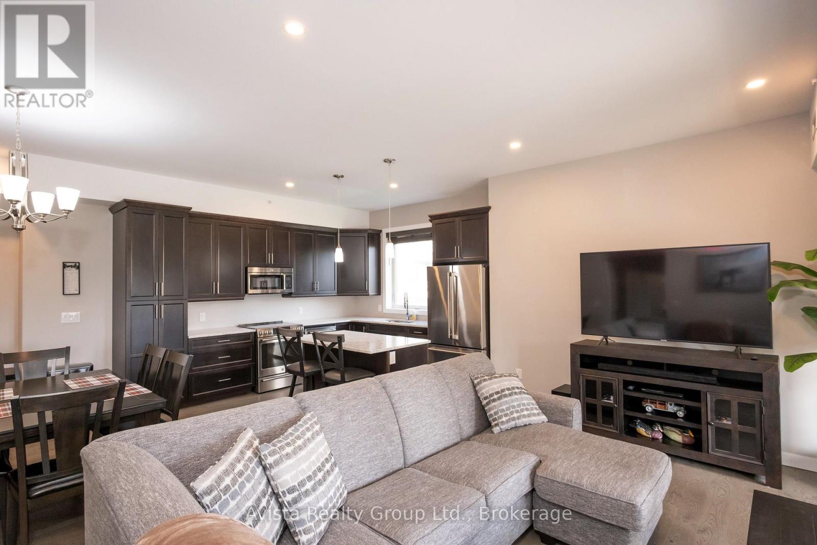 #118 200 OASIS LANE - Image 12
