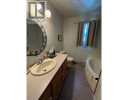 Kitchen - 3195 Hairsine Road, Grand Forks, BC V0H1H2 Photo 11