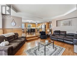 Kitchen - 3 Ormond Street N, Thorold, ON L2V1Y6 Photo 8