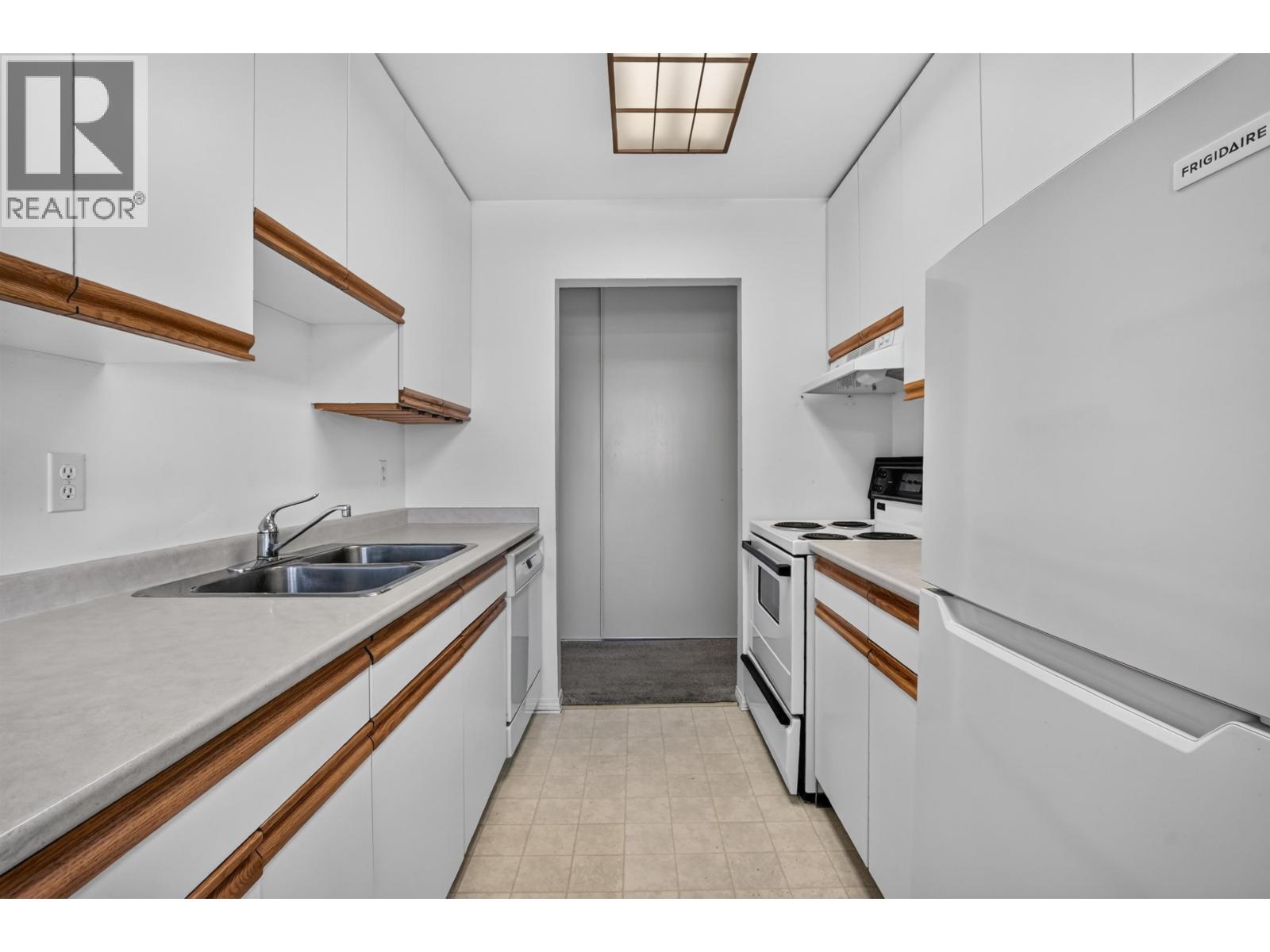 #110 4288 15TH AVENUE - Image 13