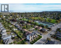2 2100 Allenby St, Oak Bay, BC V8R3C3 Photo 66