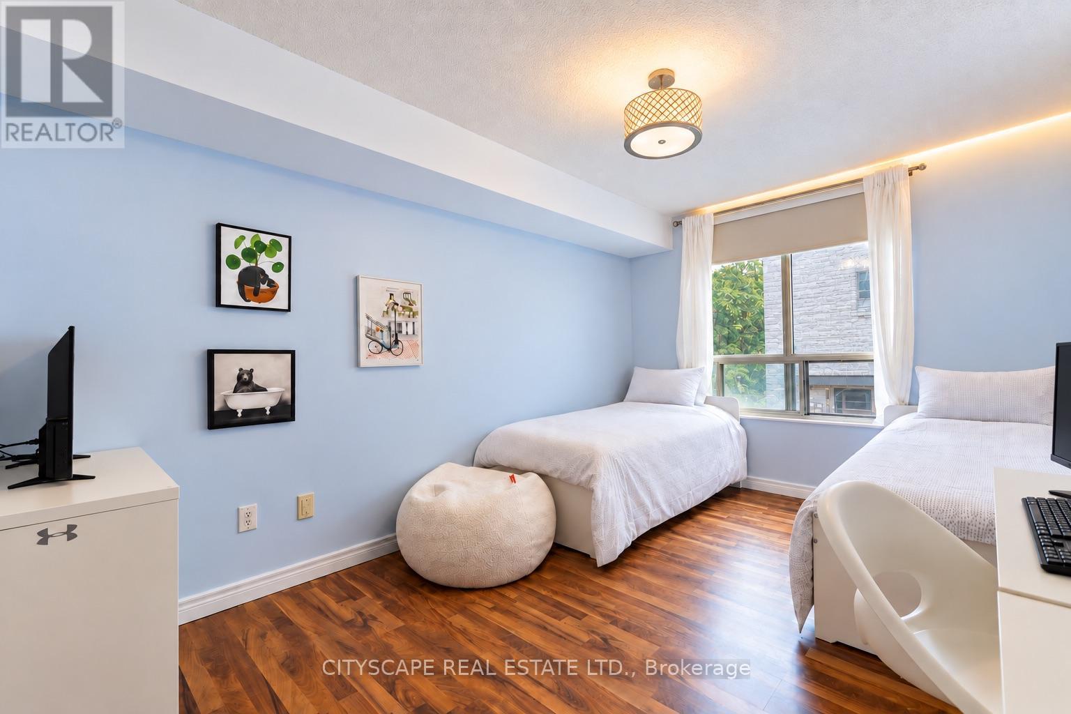 #211 35 MERTON STREET - 14