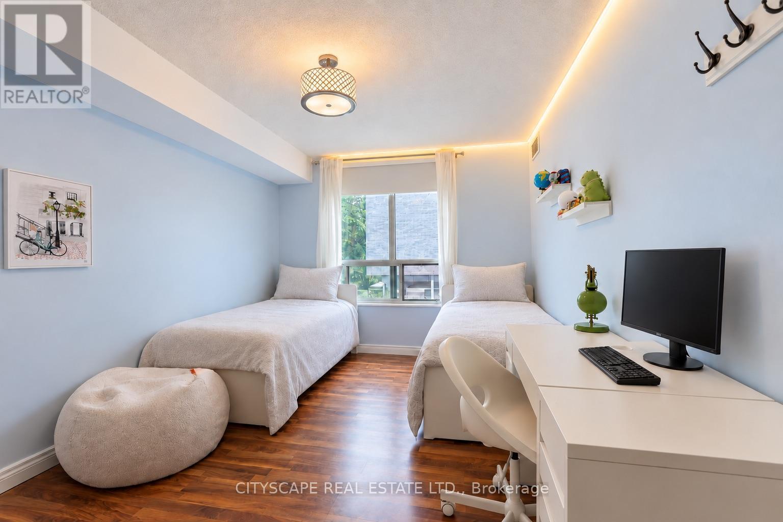 #211 35 MERTON STREET - Image 15