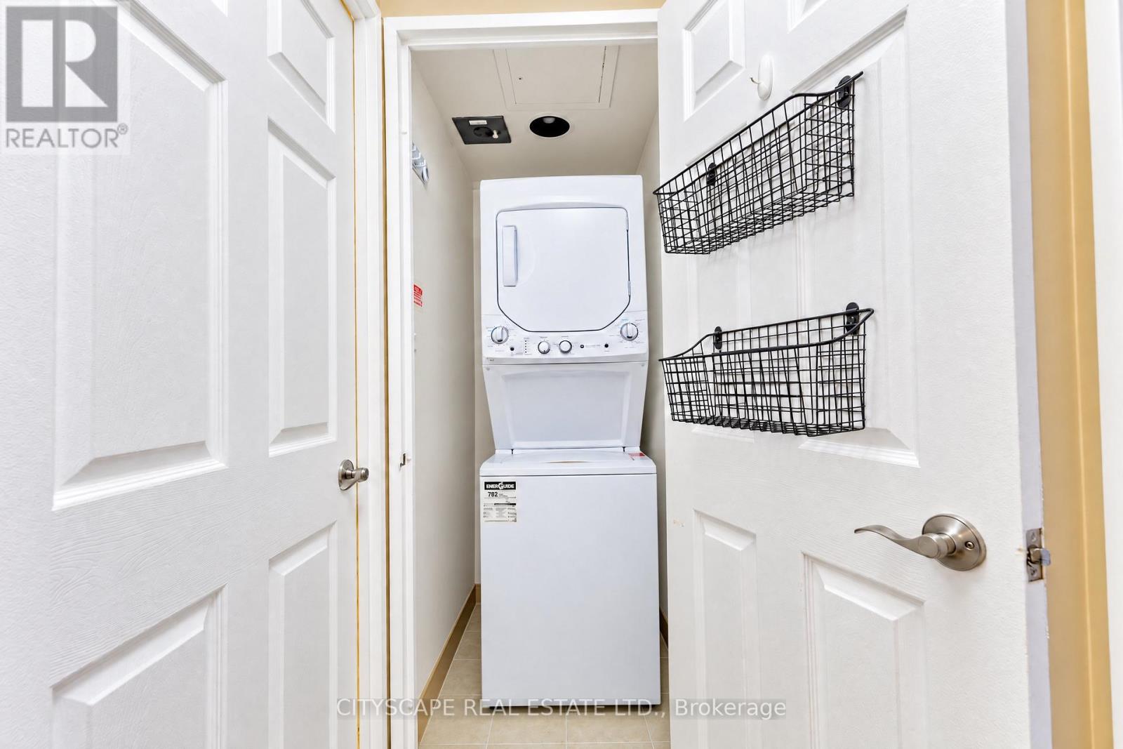 #211 35 MERTON STREET - Image 21