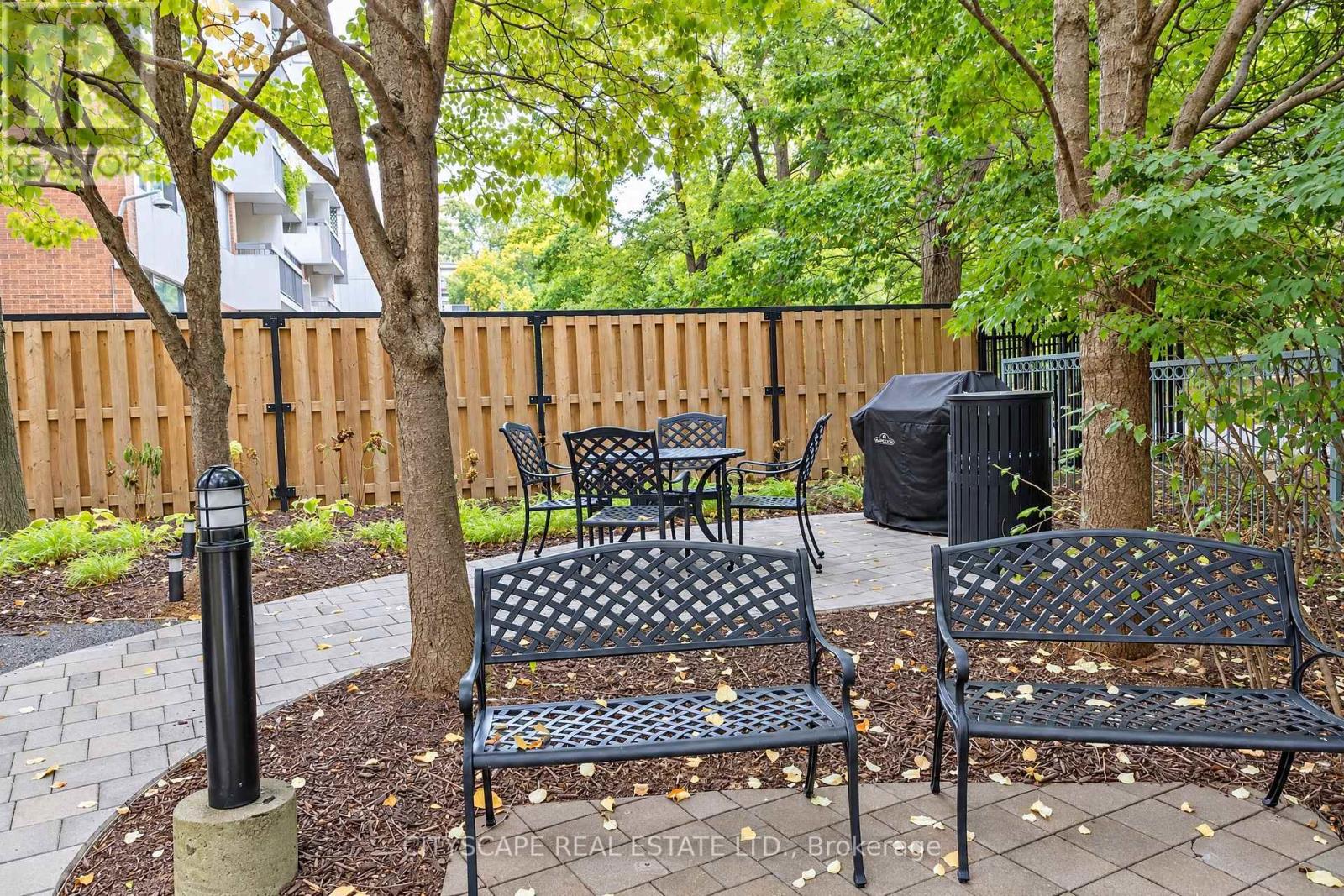 #211 35 MERTON STREET - Image 26