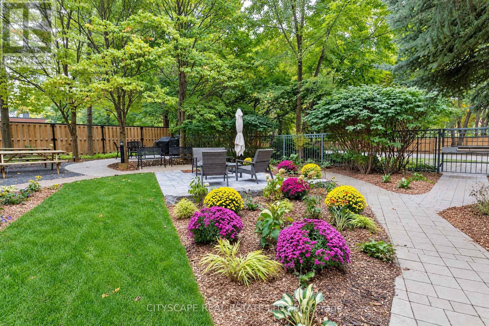 #211 35 MERTON STREET - 27
