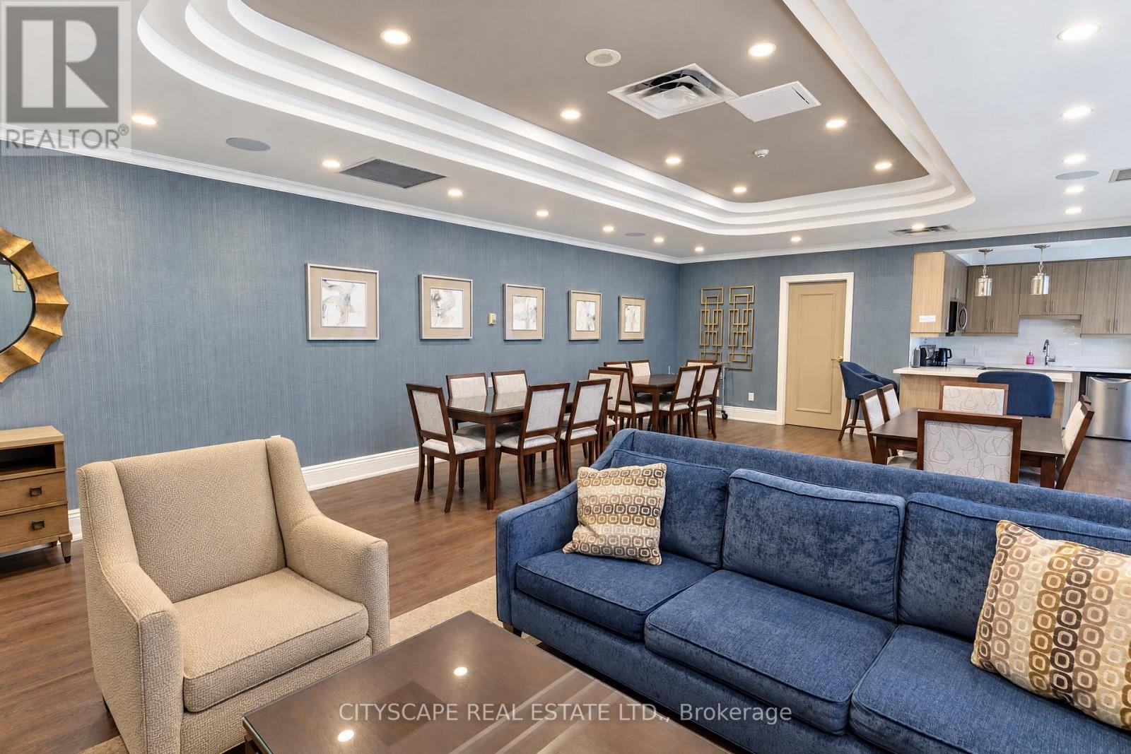 #211 35 MERTON STREET - Image 29