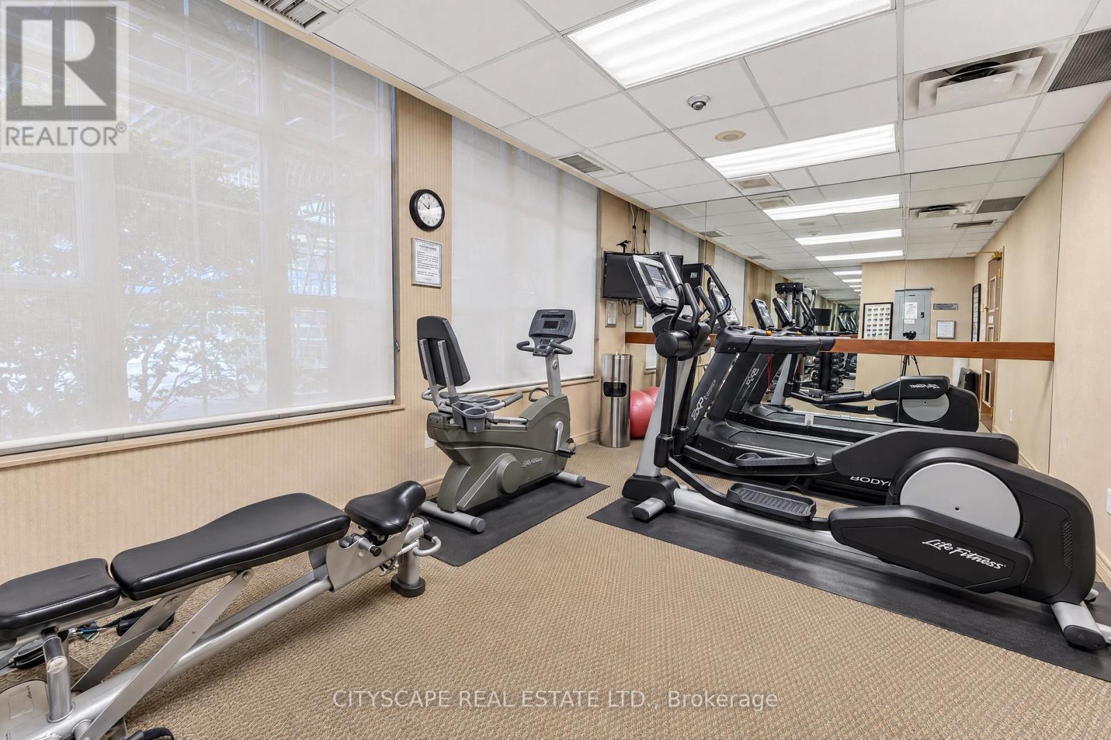 #211 35 MERTON STREET - 30