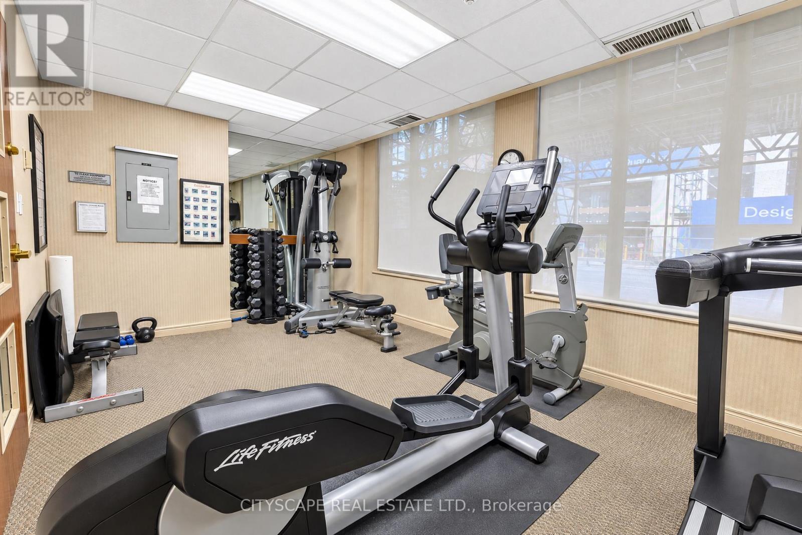 #211 35 MERTON STREET - 32