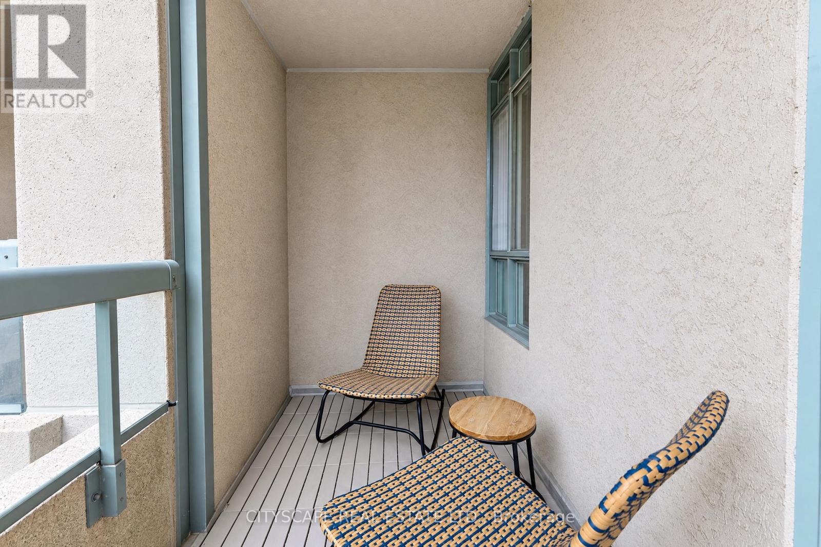 #211 35 MERTON STREET - 4
