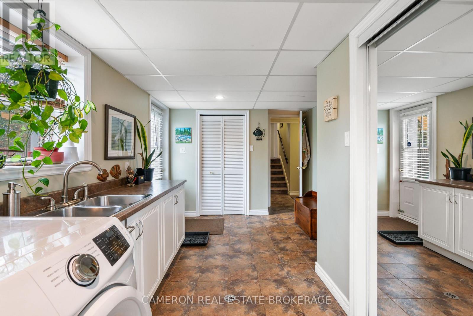 16 KENT CRESCENT - 20