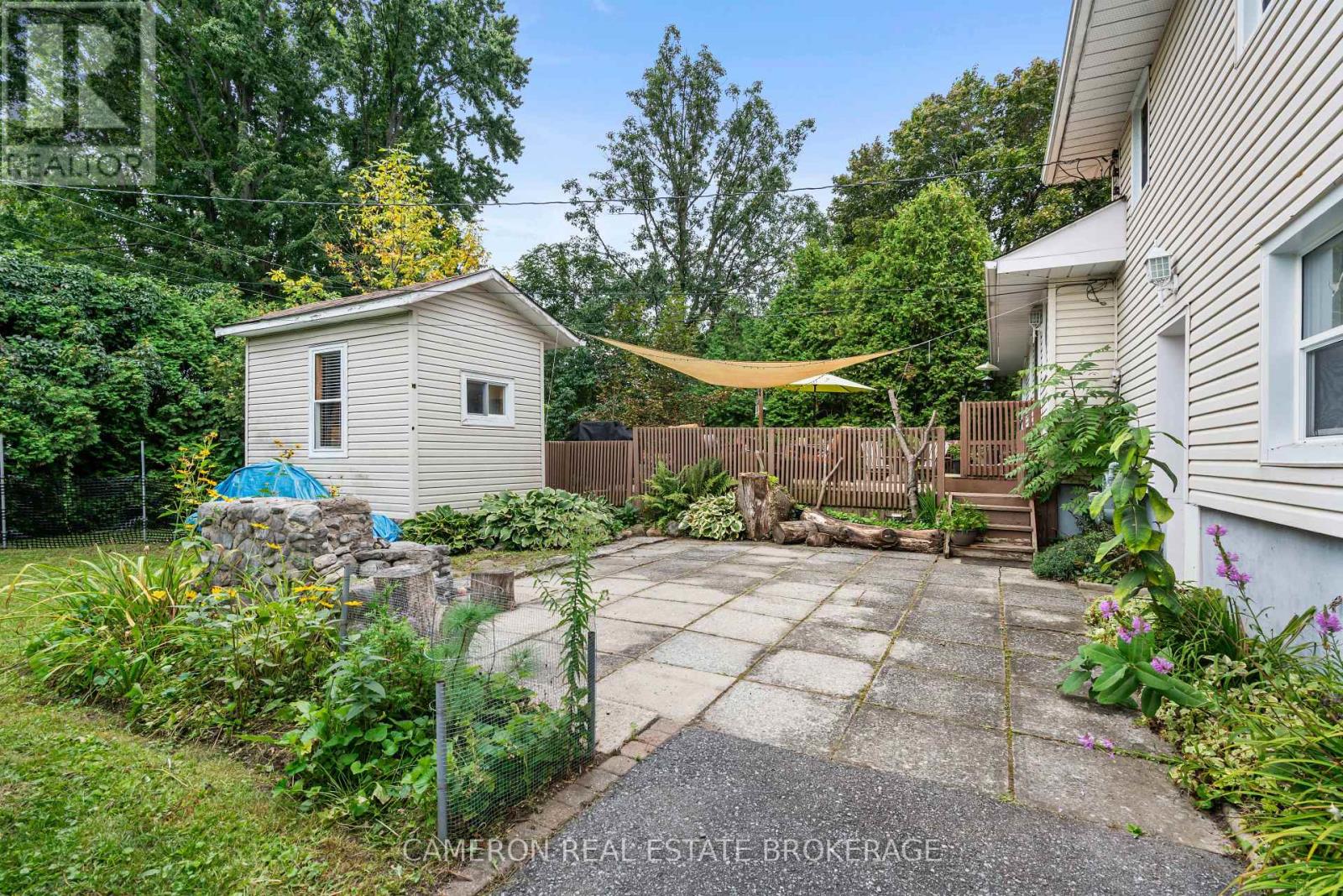 16 KENT CRESCENT - 28