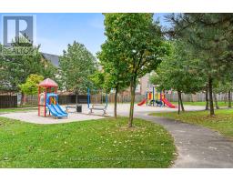 57 - 3 Brisby Mews, Toronto, ON M1P5H7 Photo 38