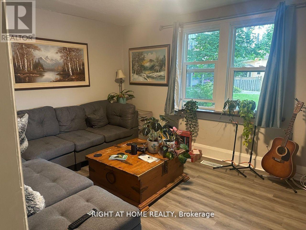522 Kingston Road West, Ajax, ON photo 4