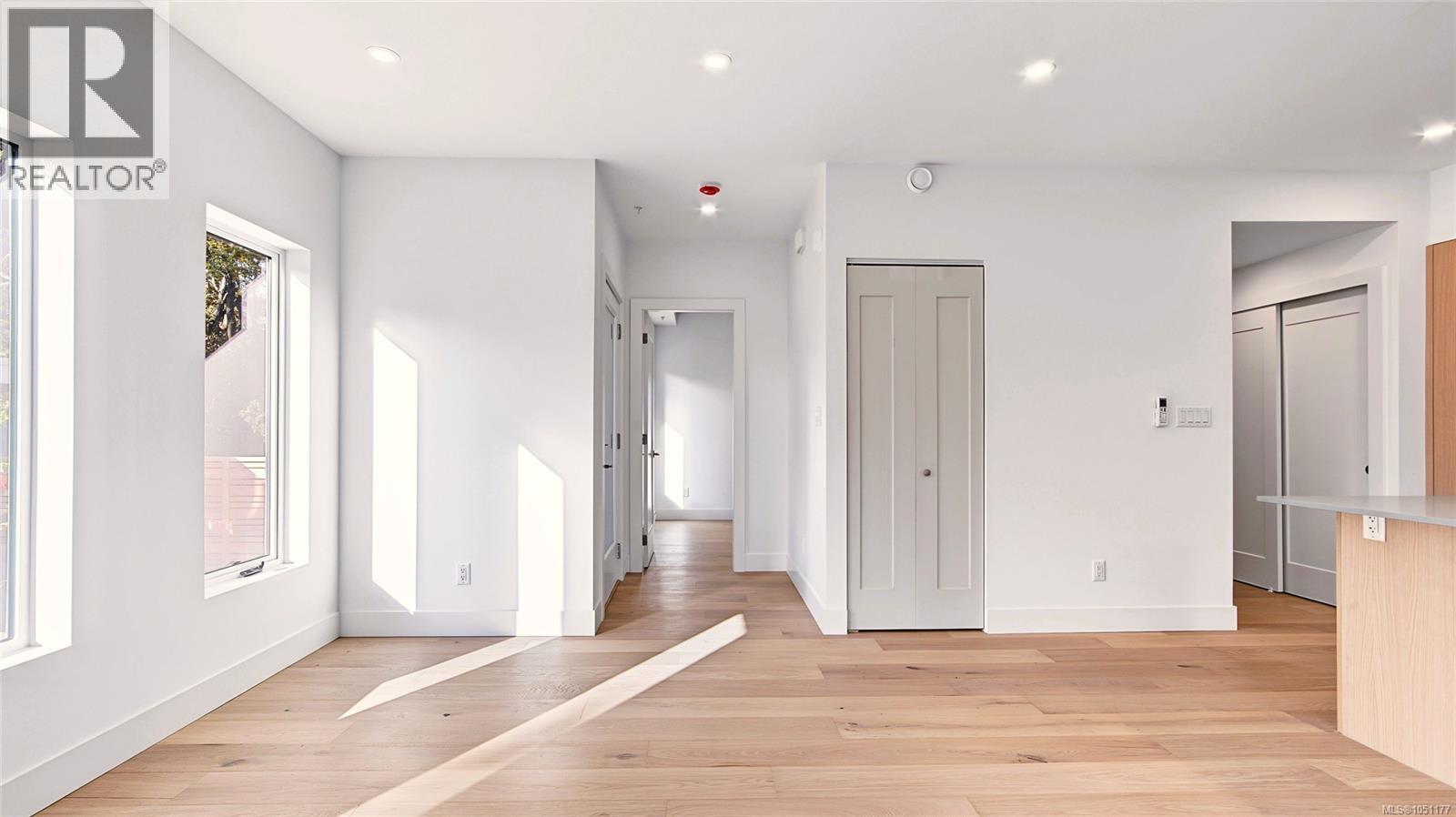 #4 1721 Adanac St - 2