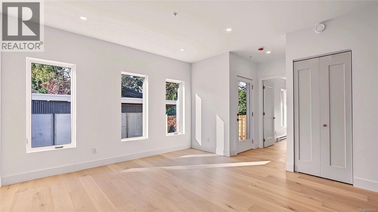#4 1721 Adanac St - Image 6