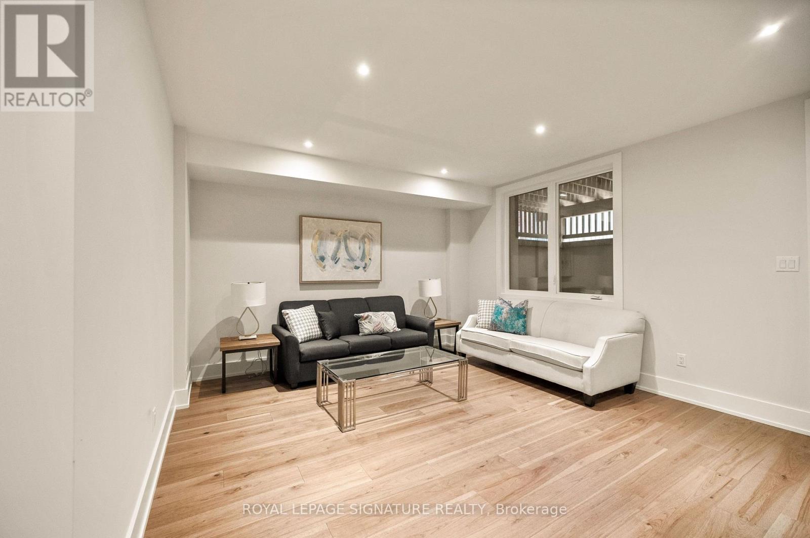 62 Ash Crescent, Toronto, ON photo 40