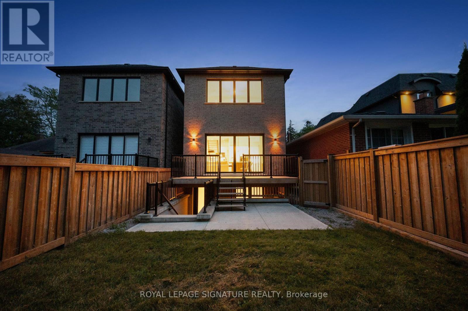 62 Ash Crescent, Toronto, ON photo 44