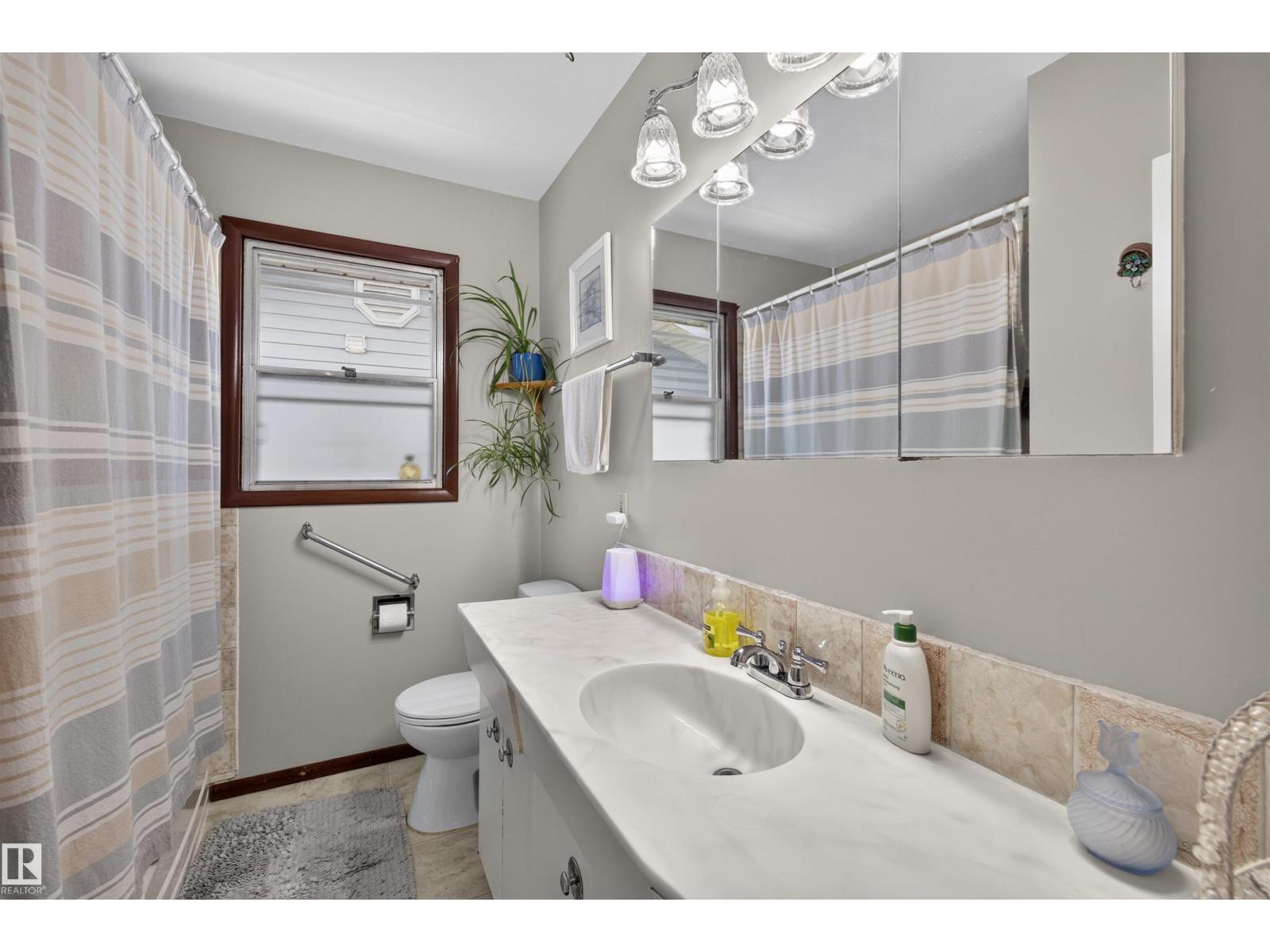 11119 137 Avenue NW, Rosslyn — photo 14 of 30: Property photo