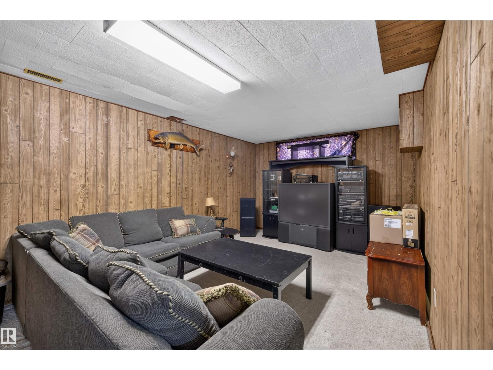 11119 137 Avenue NW, Rosslyn — photo 25 of 30: Property photo