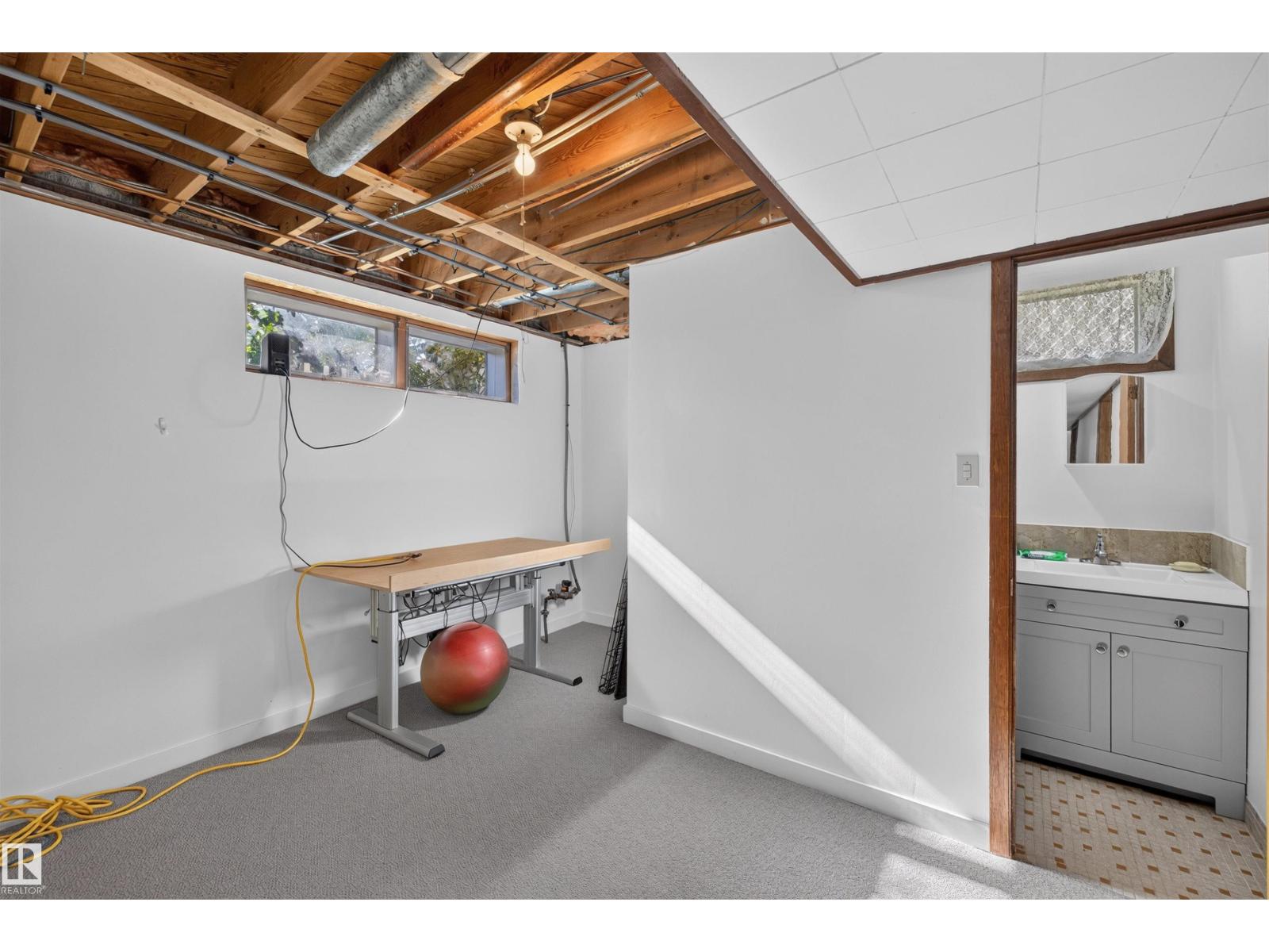 11119 137 Avenue NW, photo 31