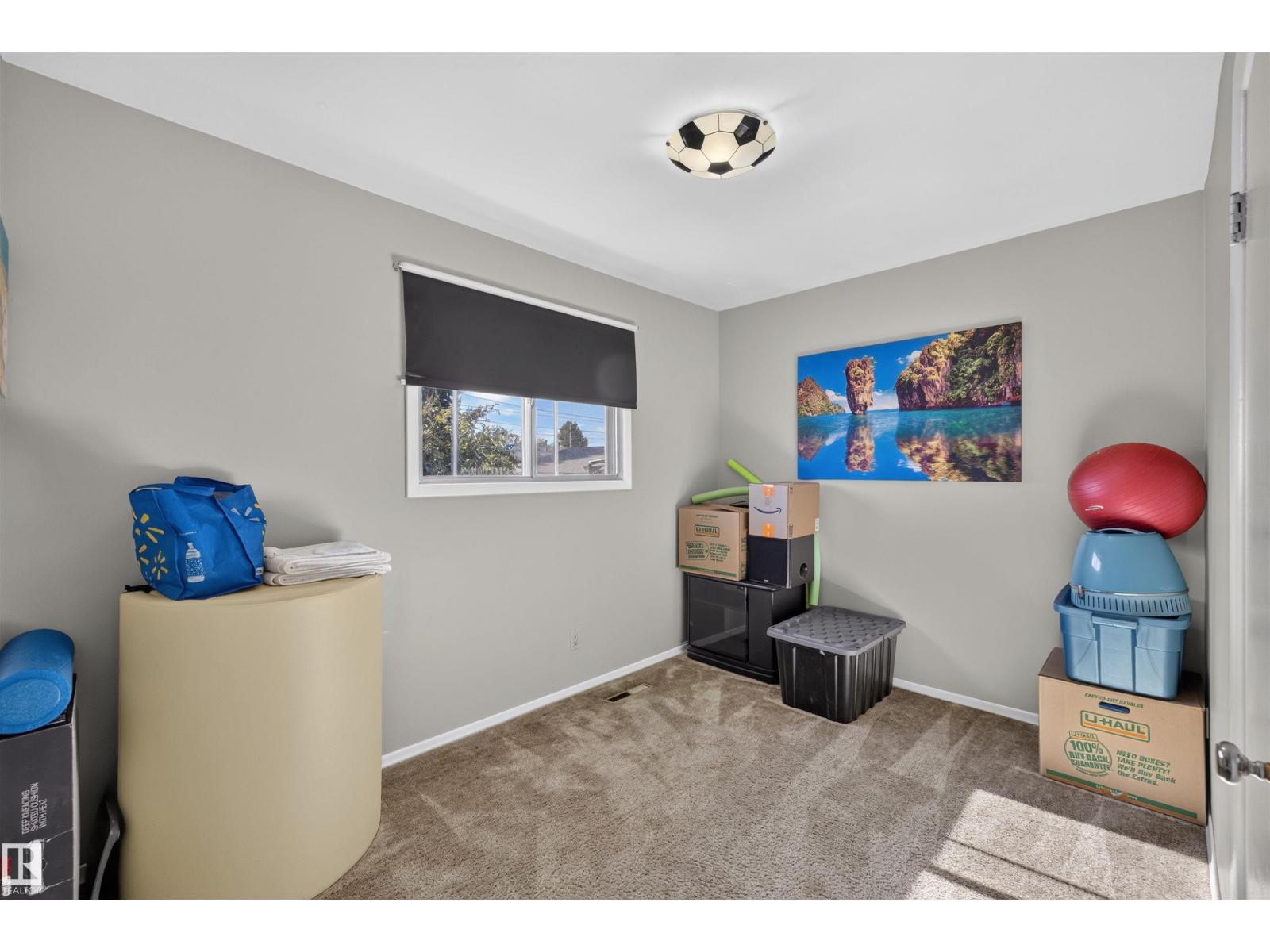 11119 137 Avenue NW, Rosslyn — photo 10 of 30: Property photo
