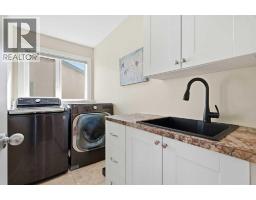 1613 Montrose Terrace SE - photo 32